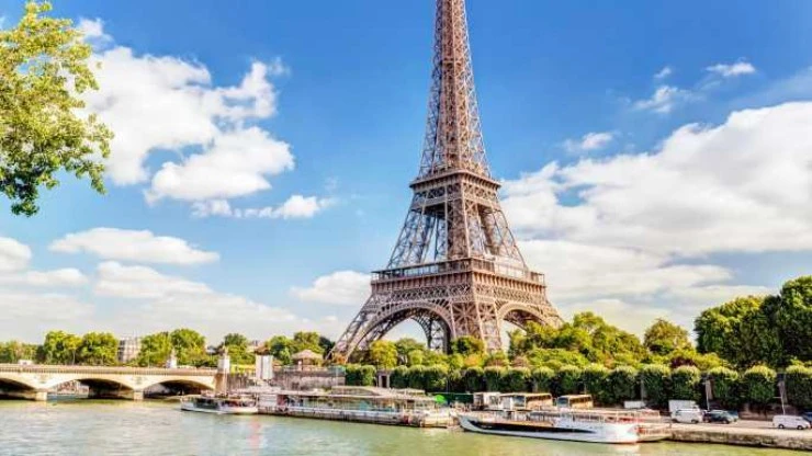 6 bí mật về tháp Eiffel mà nhiều người không biết