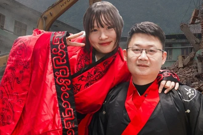 Cô gái cưới ân nhân cứu mình 17 năm trước viết tiếp chuyện tình cảm động-1.webp