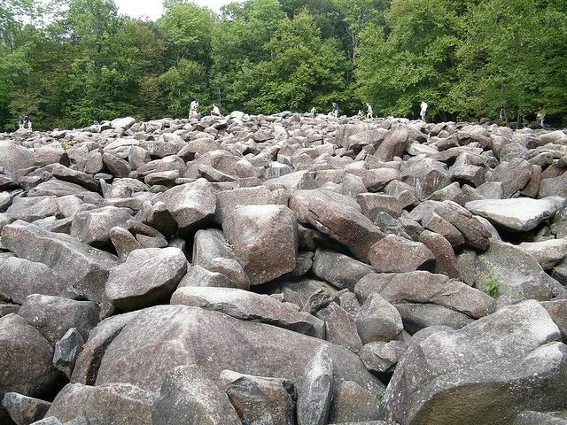 Bí ẩn những tảng đá kêu vang như chuông