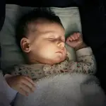 Đèn ngủ "âm thầm" hại trẻ sơ sinh