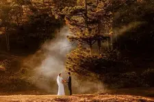 "Cô già" Nô En...