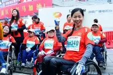 Hạnh phúc mỉm cười với cô gái bị hủy hôn một ngày trước cưới