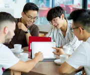 5 nghề có mức lương cạnh tranh cao nhất hiện nay, thị trường “khát” nhân lực trẻ, thu nhập 400 triệu đồng/tháng