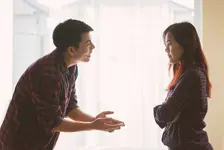 3 biểu hiện của người đàn ông yếu đuối