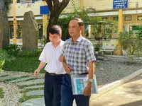 Từ chiếc radio cha nhặt được, cậu học trò khiếm thị giành giải nhất học sinh giỏi