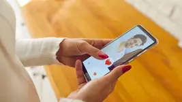 Trẻ ra 10 tuổi nhờ tắt kết nối internet trên điện thoại