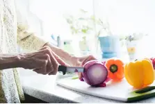6 thói quen độc hại trong bếp