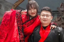 Cô gái cưới ân nhân cứu mình 17 năm trước viết tiếp chuyện tình cảm động-1.webp