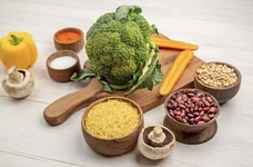 Thực phẩm giàu chất xơ tự nhiên giúp kiềm chế cơn thèm ăn hiệu quả-1.webp